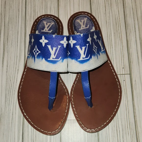 Louis Vuitton Escale Palma Flat Thong Sandals - Picture 1 of 5